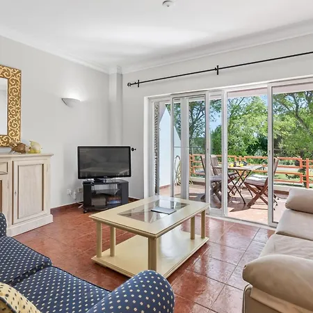 Cozy 1bdr Flat With Pool And Garage By Lovelystay Apartmán *