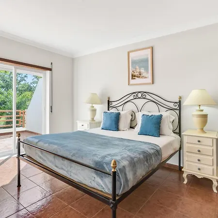 Cozy 1bdr Flat With Pool And Garage By Lovelystay