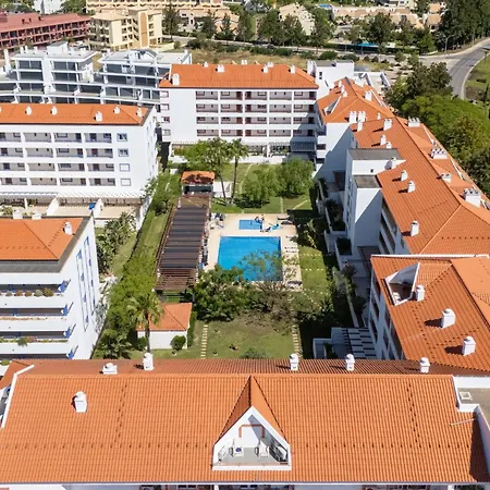 Cozy 1bdr Flat With Pool And Garage By Lovelystay Apartmán *