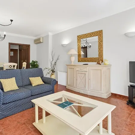 Appartamento Cozy 1bdr Flat With Pool And Garage By Lovelystay