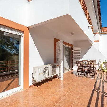 Cozy 1bdr Flat With Pool And Garage By Lovelystay * Quarteira