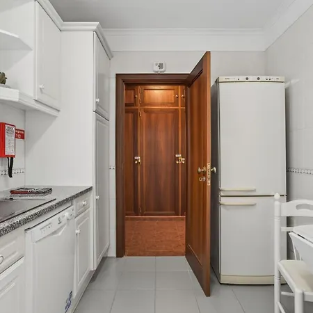 Cozy 1bdr Flat With Pool And Garage By Lovelystay Apartmán *