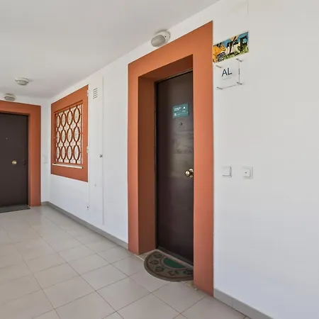 Cozy 1bdr Flat With Pool And Garage By Lovelystay